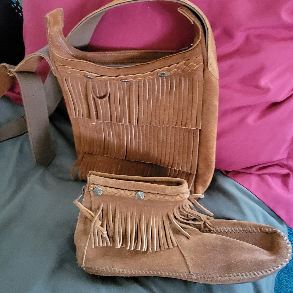 Size 10 moccasins boots and matching Fringe purse first bothinverygood FREE SHIP